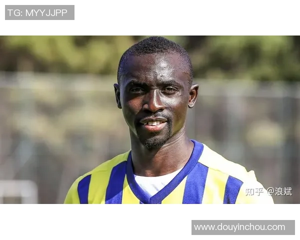 足球肋骨的奥秘解析与技术运用探讨，提升球员表现的关键因素分析